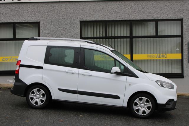 Ford Transit Courier Kombi 5 Sitze *AHK*