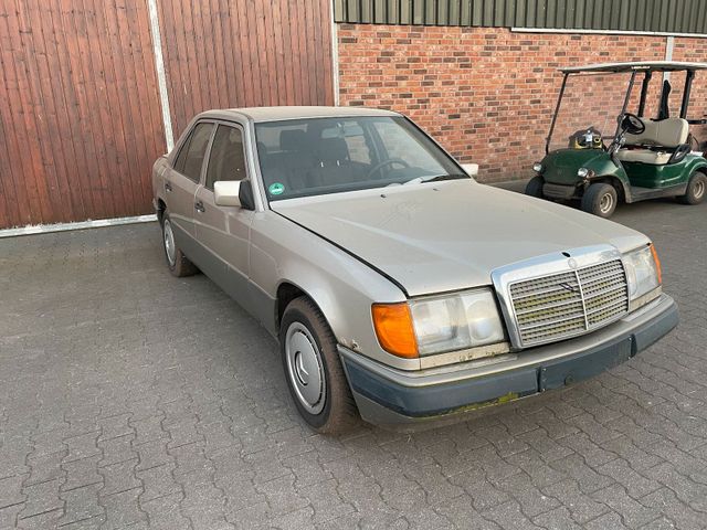 Mercedes-Benz Mercedes Benz 124 2.3 Benzin