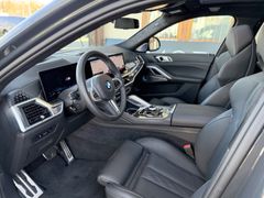 BMW X6 M60i/B&W/M-Paket Pro/Sky-Lounge/S-Belüftung BMW X6 M60i/B&W/M-Paket Pro/Sky-Lounge/S-Belüftung