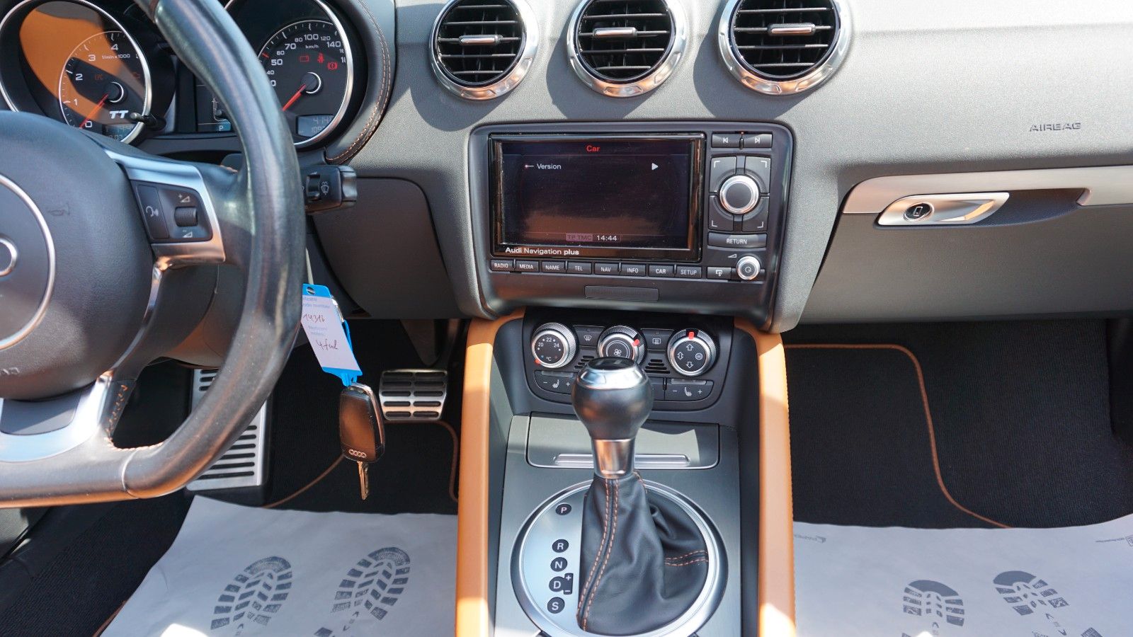 Fahrzeugabbildung Audi TT Roadster 2.0 TFSI quattro,Leder,Navi,Xenon,SH