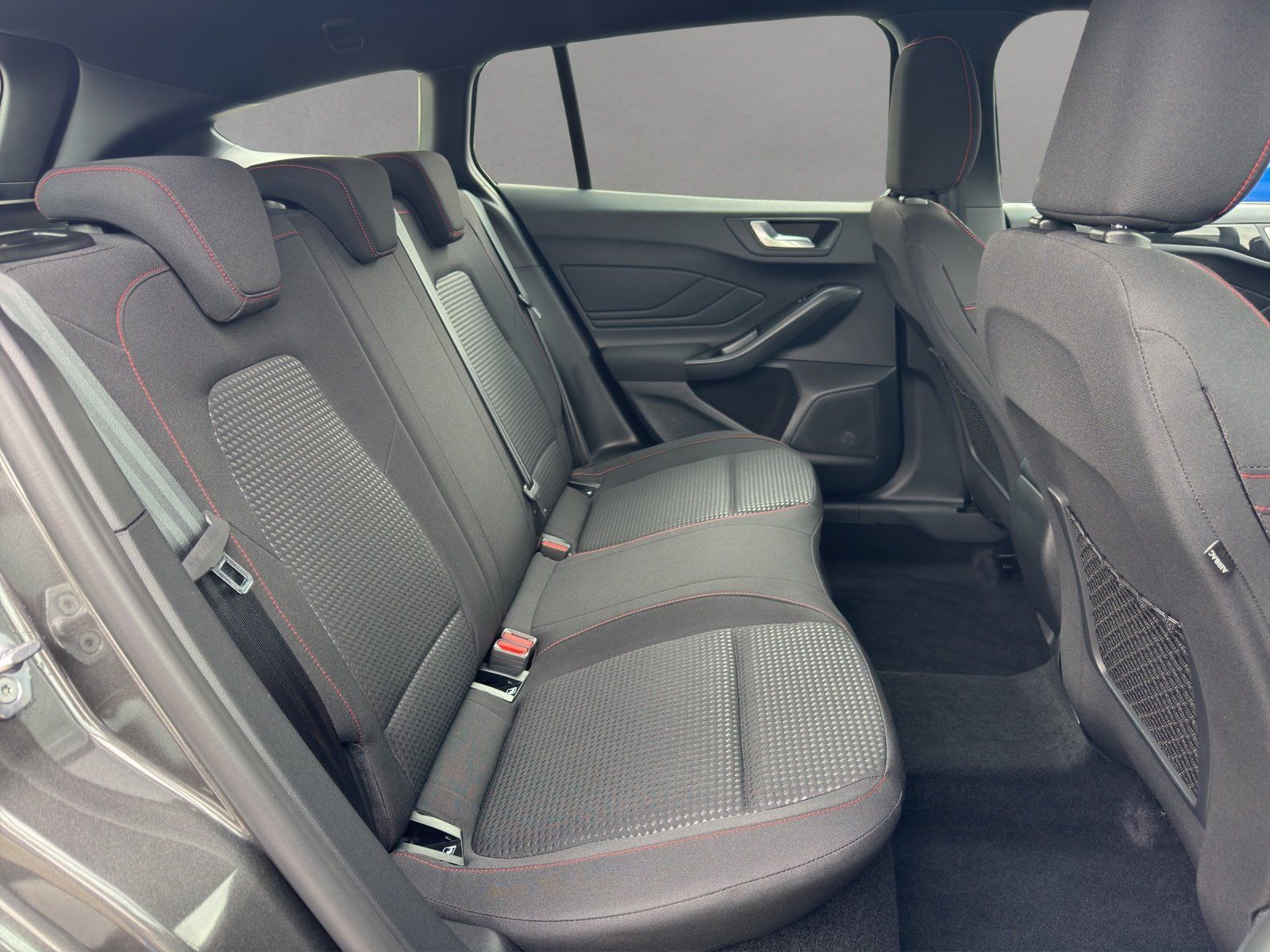 Fahrzeugabbildung Ford Focus 1.5 ST-Line Aut./LED/KAMERA/TEMPOMAT/NAVI/