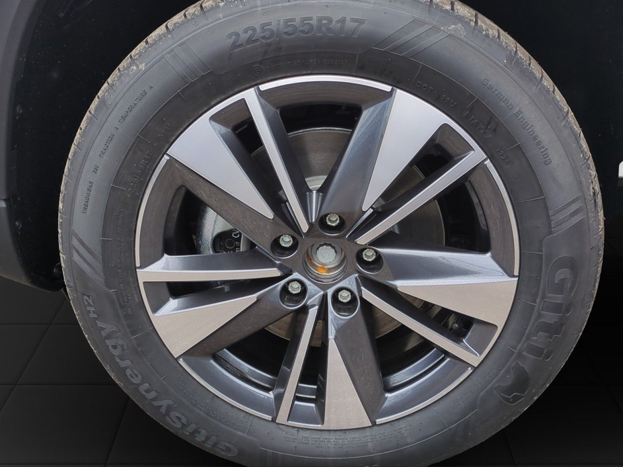 Fahrzeugabbildung SKODA Karoq 4x4 Selection TDI DSG AHK - 5 J.Garantie