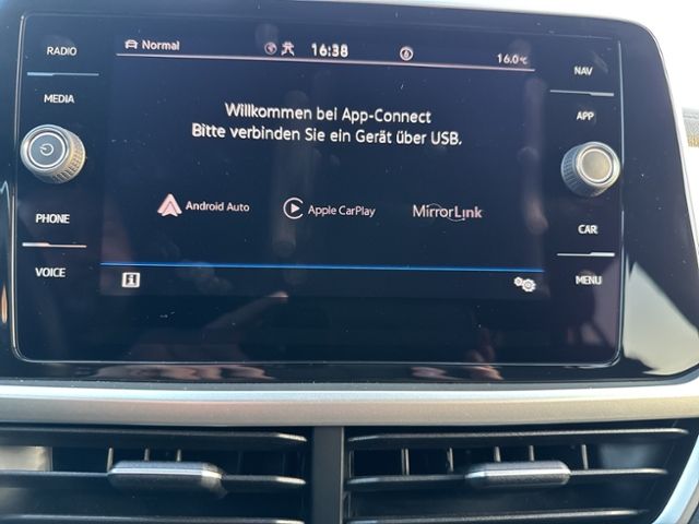 T-Roc MOVE 1.0 TSI NAVI MATRIX APP-CON REAR VIEW