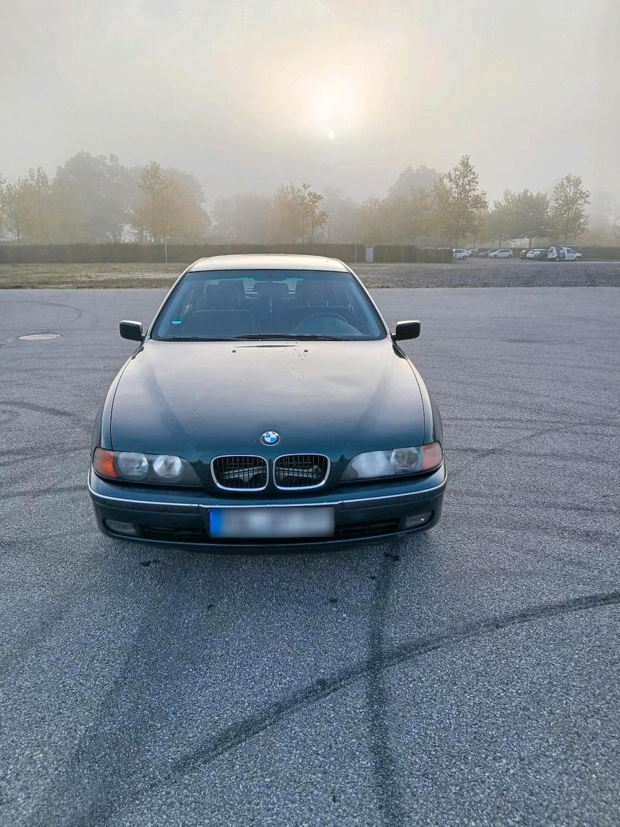 BMW 523