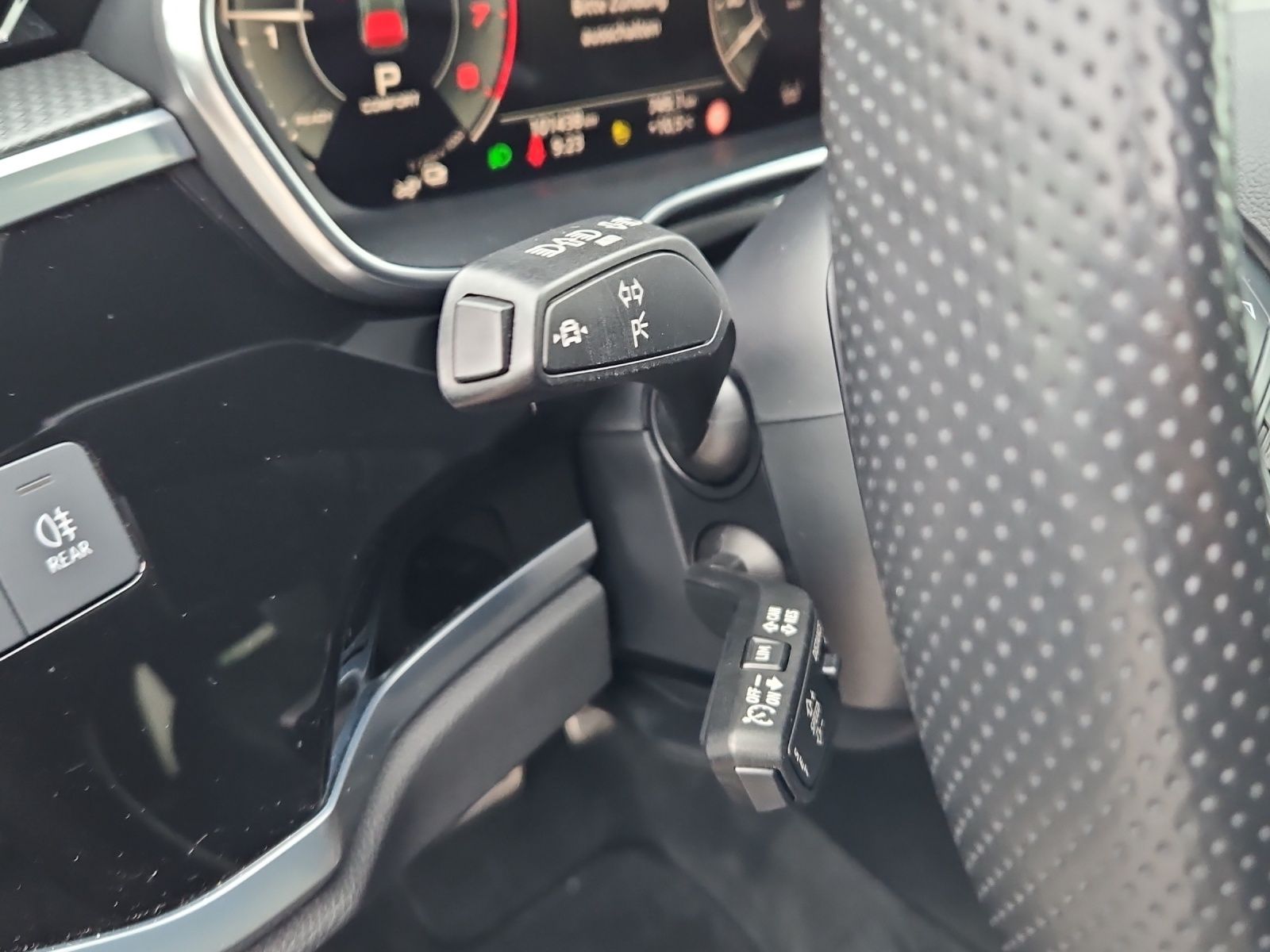 Audi Q3 45 TFSI e S tronic S line NaviPlus Matrix AHK foto 15