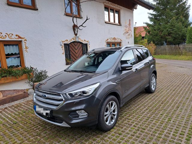 Ford Kuga 1,5 EcoBoost 4x4 134kW Titanium Autom. ...