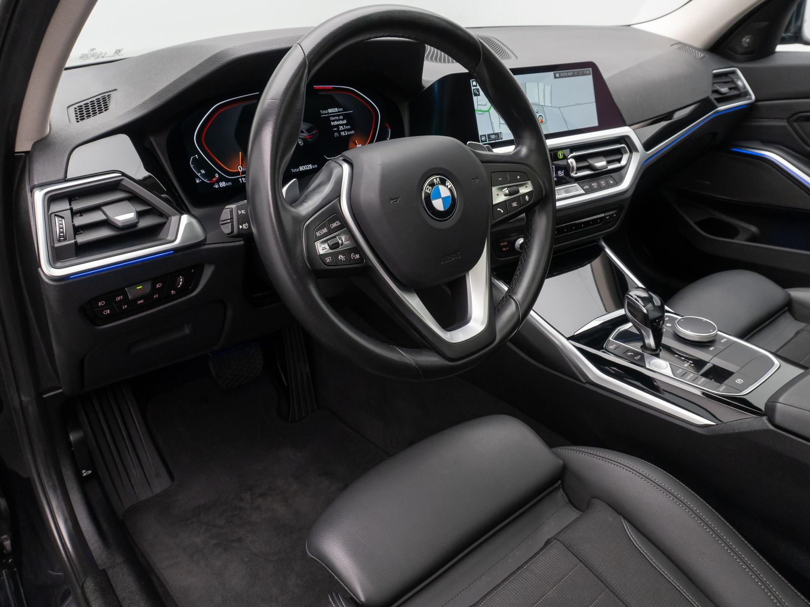 Fahrzeugabbildung BMW 330i Sport Line Panorama Kamera DAB H/K Stop&Go