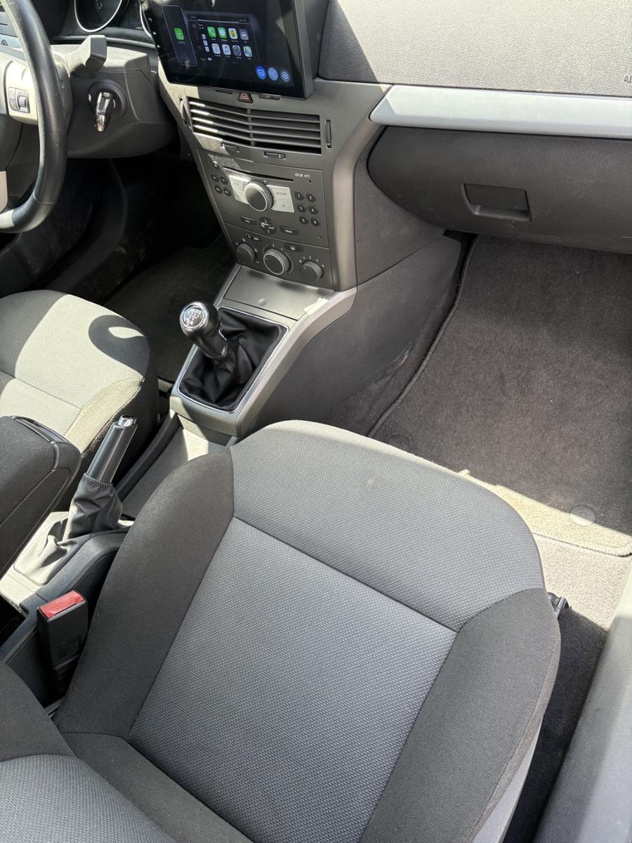 Opel Astra 2005 — photo 13