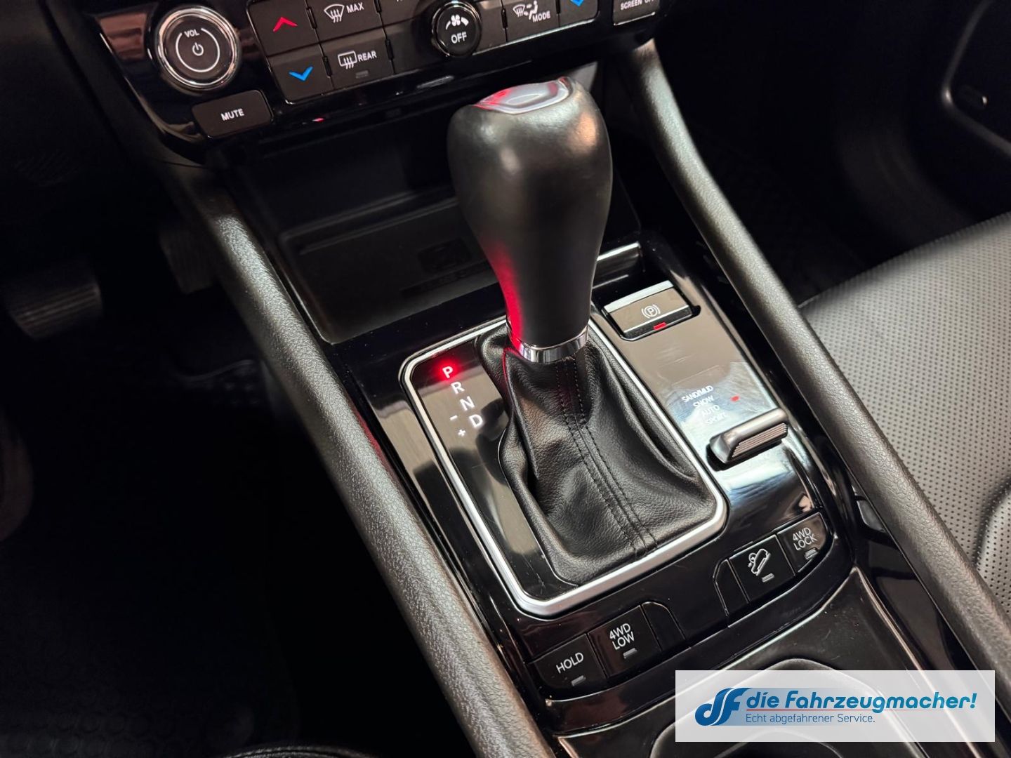 Fahrzeugabbildung Jeep Compass S Plug-In Hybrid 4WD Navi Soundsystem 36