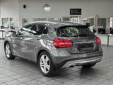 Mercedes-Benz GLA 200 Kamera, Leder, Klimaaut., Sitzheizung - Mercedes-Benz GLA 200: Geländewagen