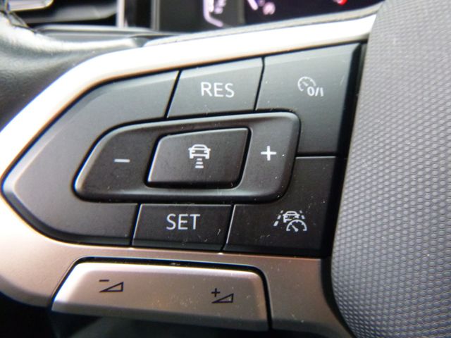 Fahrzeugabbildung Volkswagen Taigo 1,0 TSI Life >AUT/AHK/NAV/LED/Sitzheiz/PDC