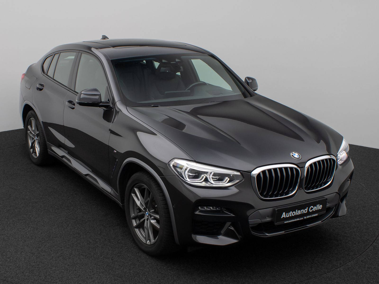 Fahrzeugabbildung BMW X4 xD20d M Sport X Panoram 360°HUD Komfort Alarm