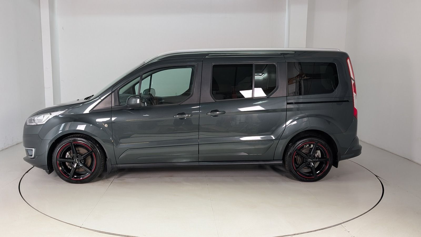 Fahrzeugabbildung Ford Grand Tourneo Connect 1.5 TDCi * LED * Navi Tita