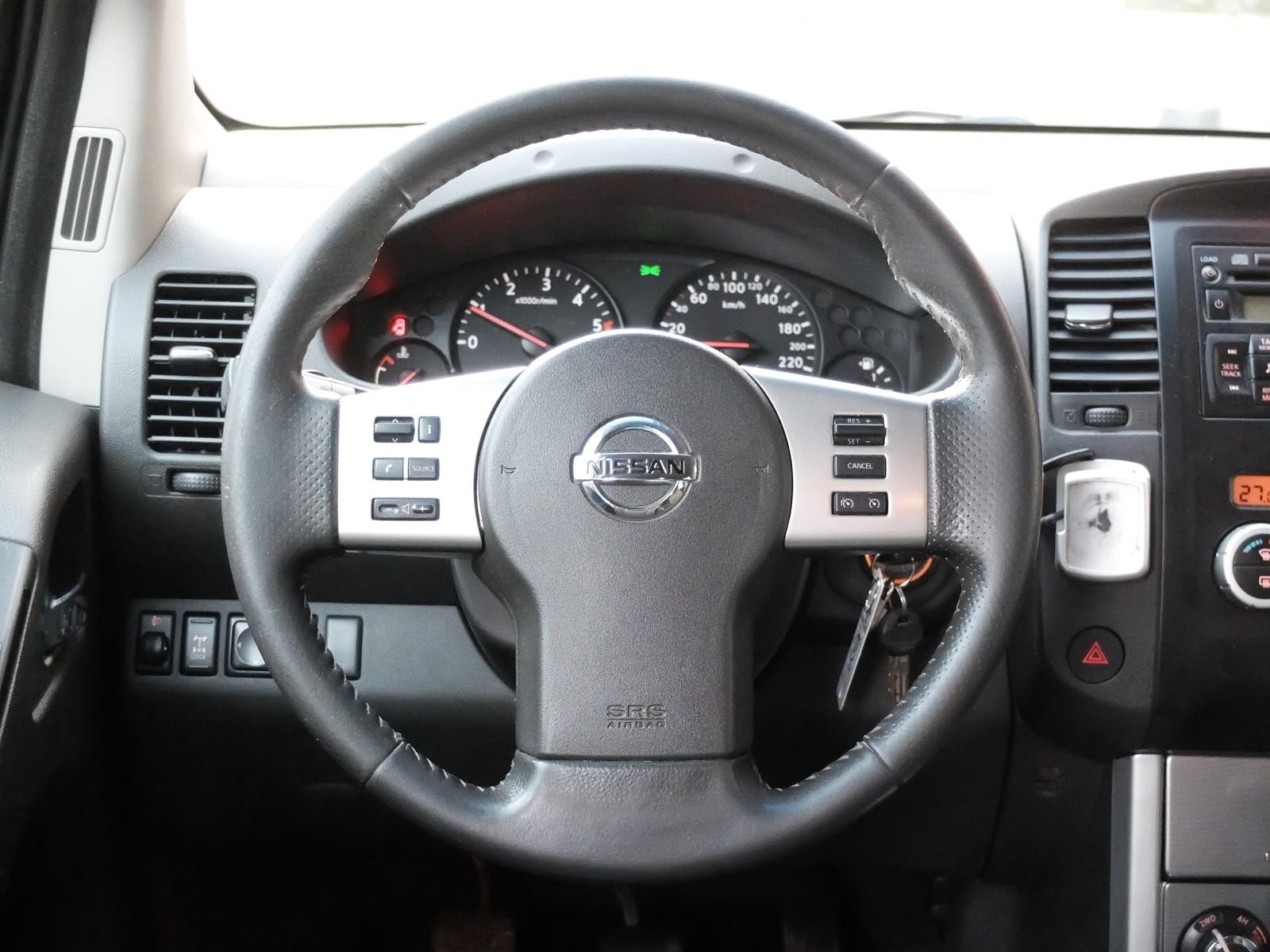 Nissan Navara Double Cab LE 2.5 dCi 190 ch BVM 4x4 / 1ère main / Blocage différentiel / Sièges chauffants / Attelage