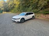 Volkswagen Vw Passat Alltrack 2.0TDI DSG 4 Motion - gebrauchte VW Passat Alltrack aus dem Jahr 2017