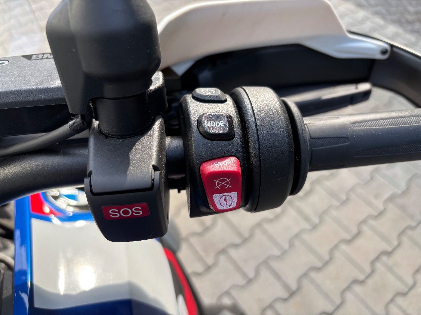 Fahrzeugabbildung BMW R 1300 GS Trophy 4 Pakete Fahrzeughöhenregelung