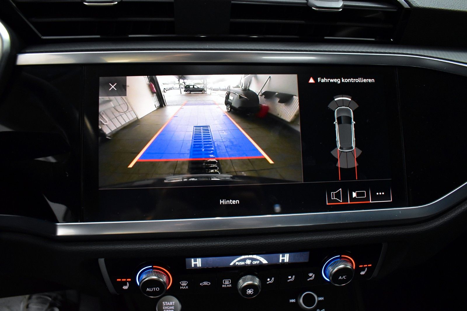 Fahrzeugabbildung Audi Q3 35 TDI advanced,Leder,Navi,Kamera,CarPlay,B&O