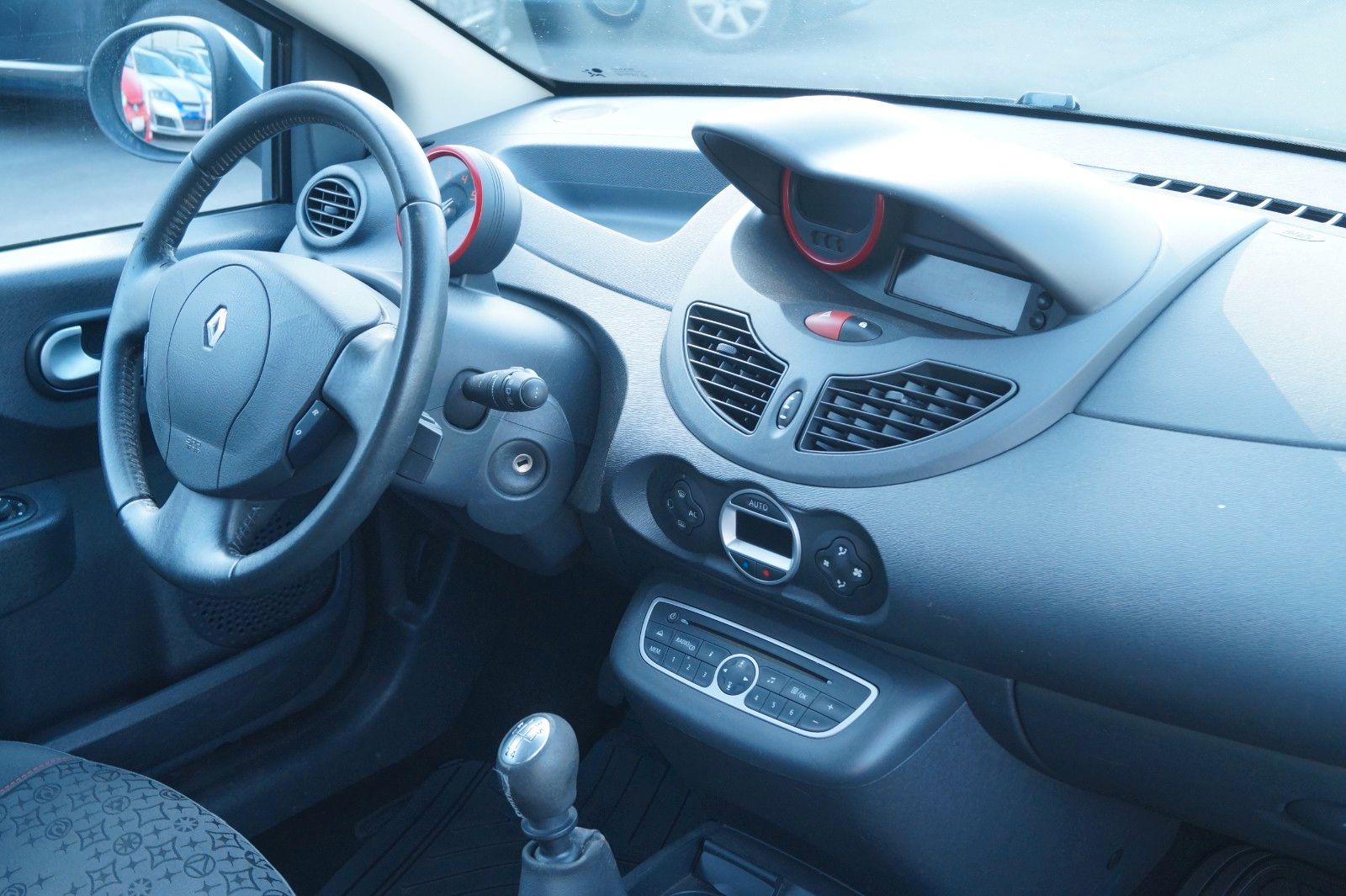 Fahrzeugabbildung Renault Twingo Rip Curl *TÜV, Inspektion + Garantie