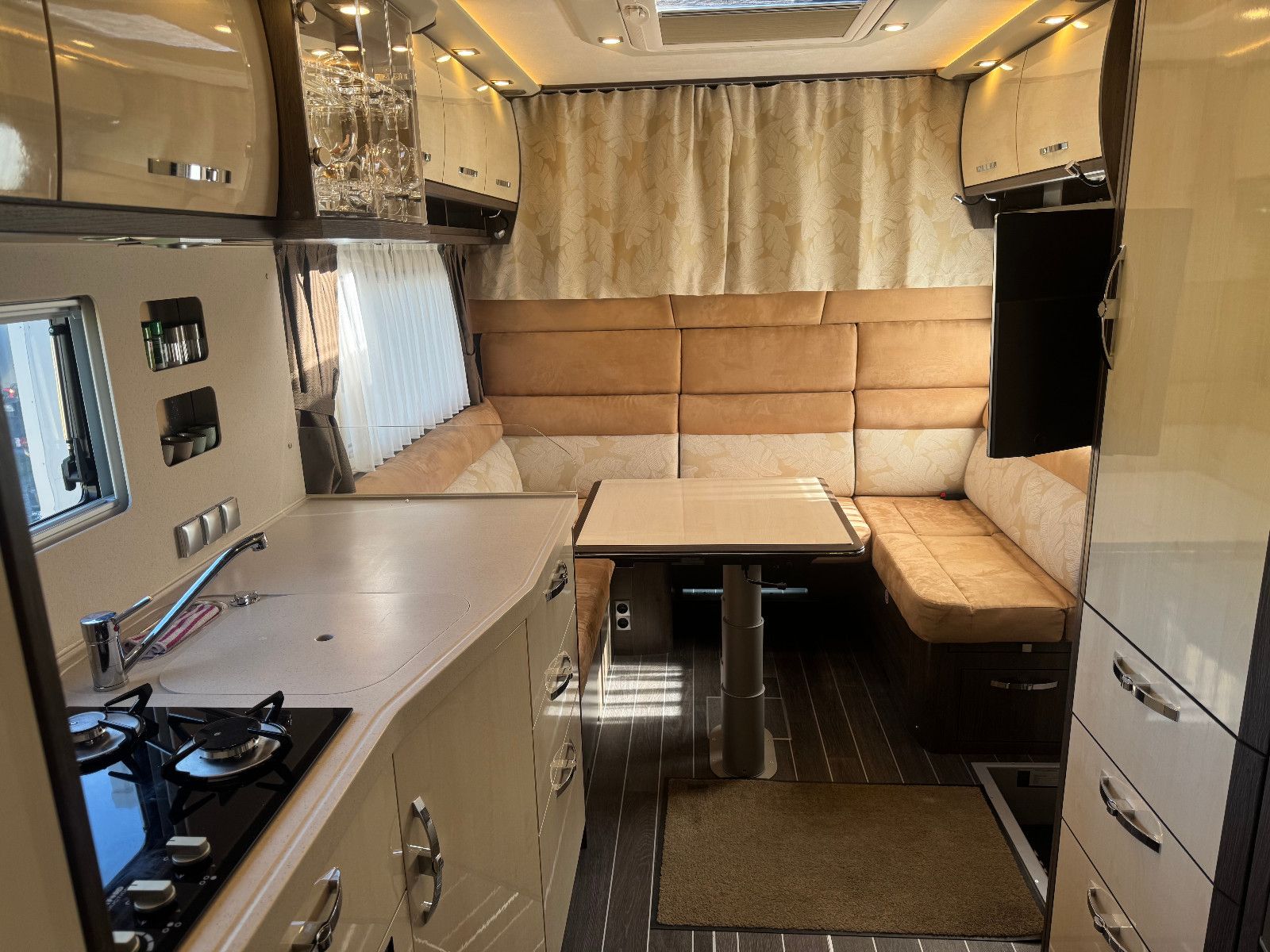 Fahrzeugabbildung Phoenix Top-Alkoven 8800 GSX Modell 2025