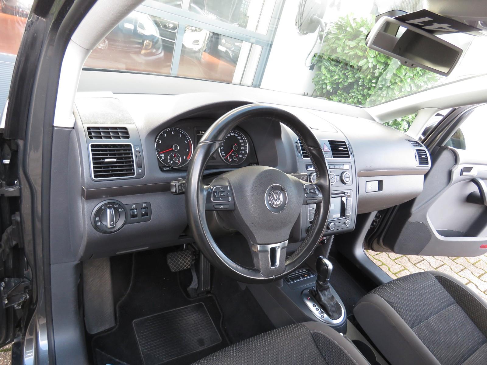 Volkswagen Touran Comfortline / AUTOMATIK / 7 SITZER