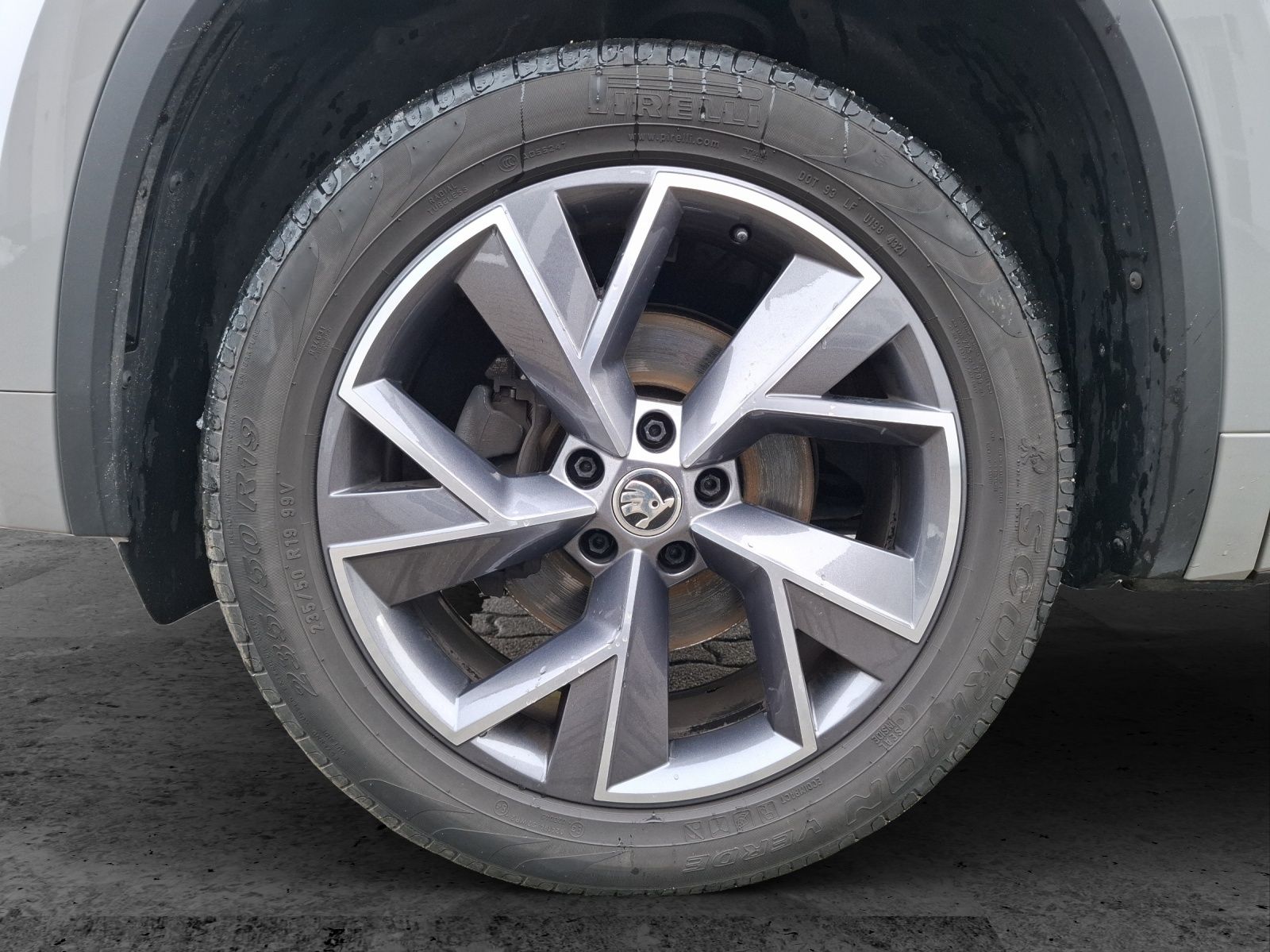 Fahrzeugabbildung SKODA Kodiaq TSI Sportline DSG Matrix Navi AID GRA PDC