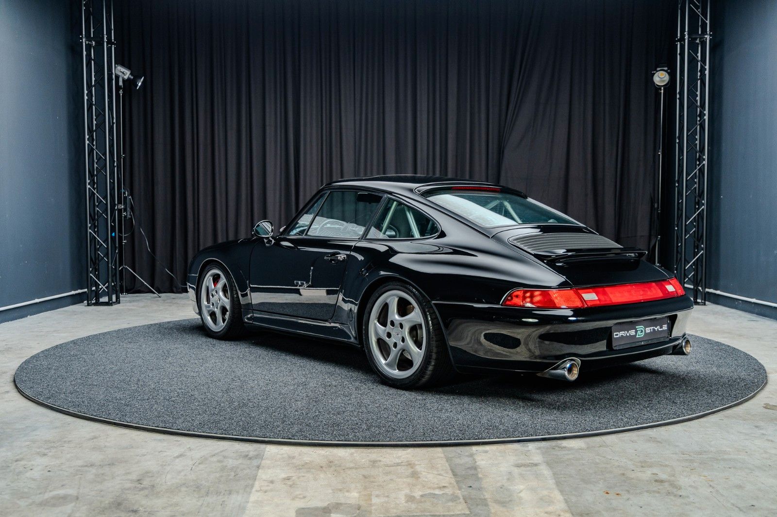 Fahrzeugabbildung Porsche 993 Carrera 4S + Bilstein + RS Sitze + Käfig
