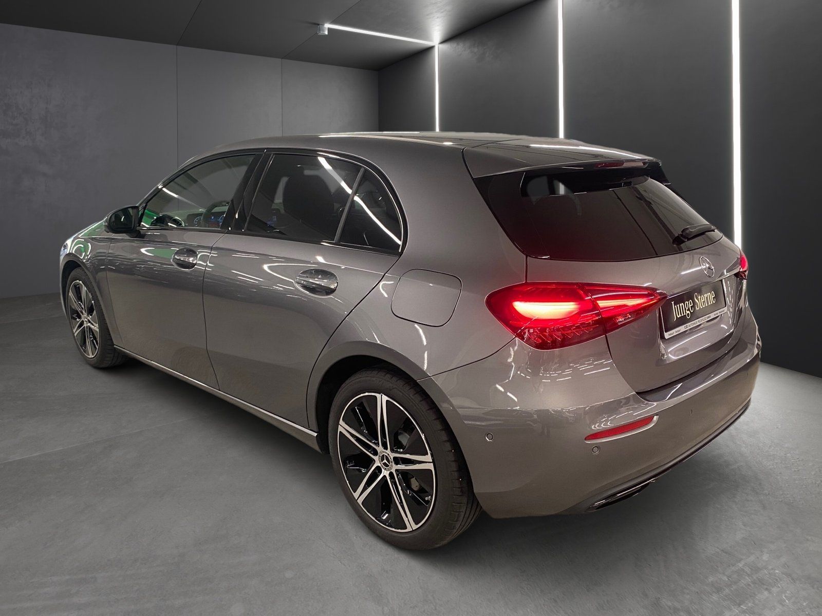 Fahrzeugabbildung Mercedes-Benz A 180 Progressive*Night*360*Totwinkel*Multibeam*