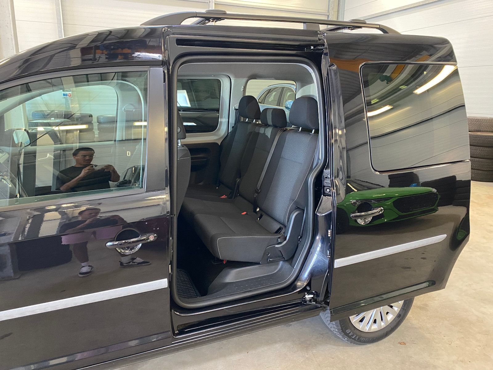 Fahrzeugabbildung Volkswagen Caddy 2.0 TDI Klimaautomatik PDC SHZ Tempomat
