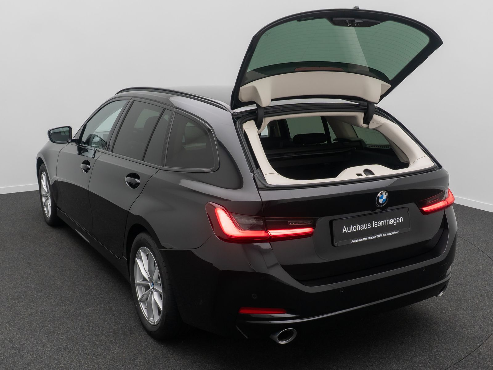 Fahrzeugabbildung BMW 320d HUD Sport Memory Kamera DAB Komfort DrivAss