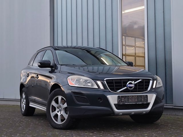 Volvo XC60 2.0D3 2WD GEARTRONIC/R-DESIGN/LEDER/NAV/AHK