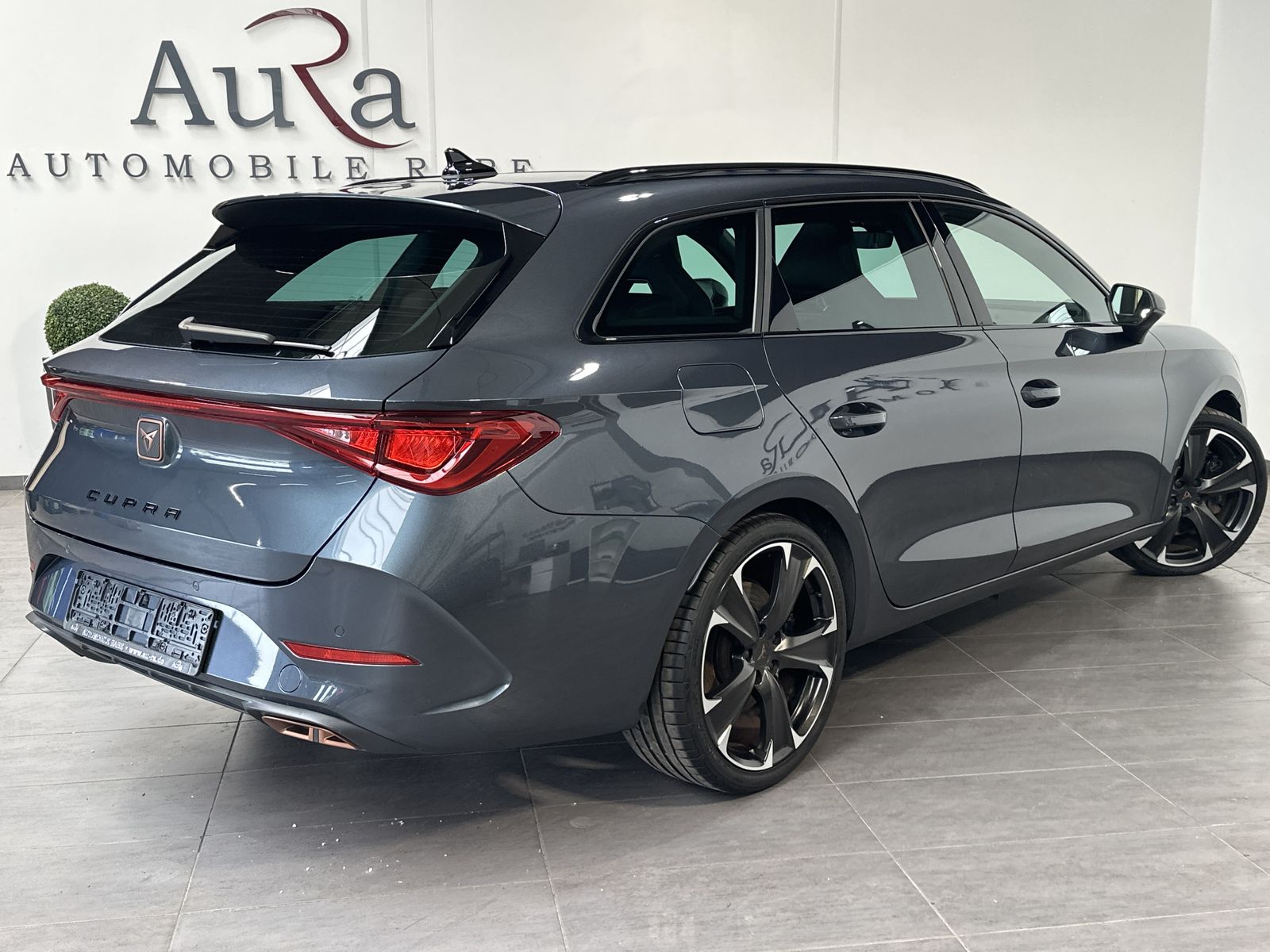 Fahrzeugabbildung CUPRA Leon SpT 1.4 TSI e-Hybrid VZ NAV+LED+ACC+PANO+SH