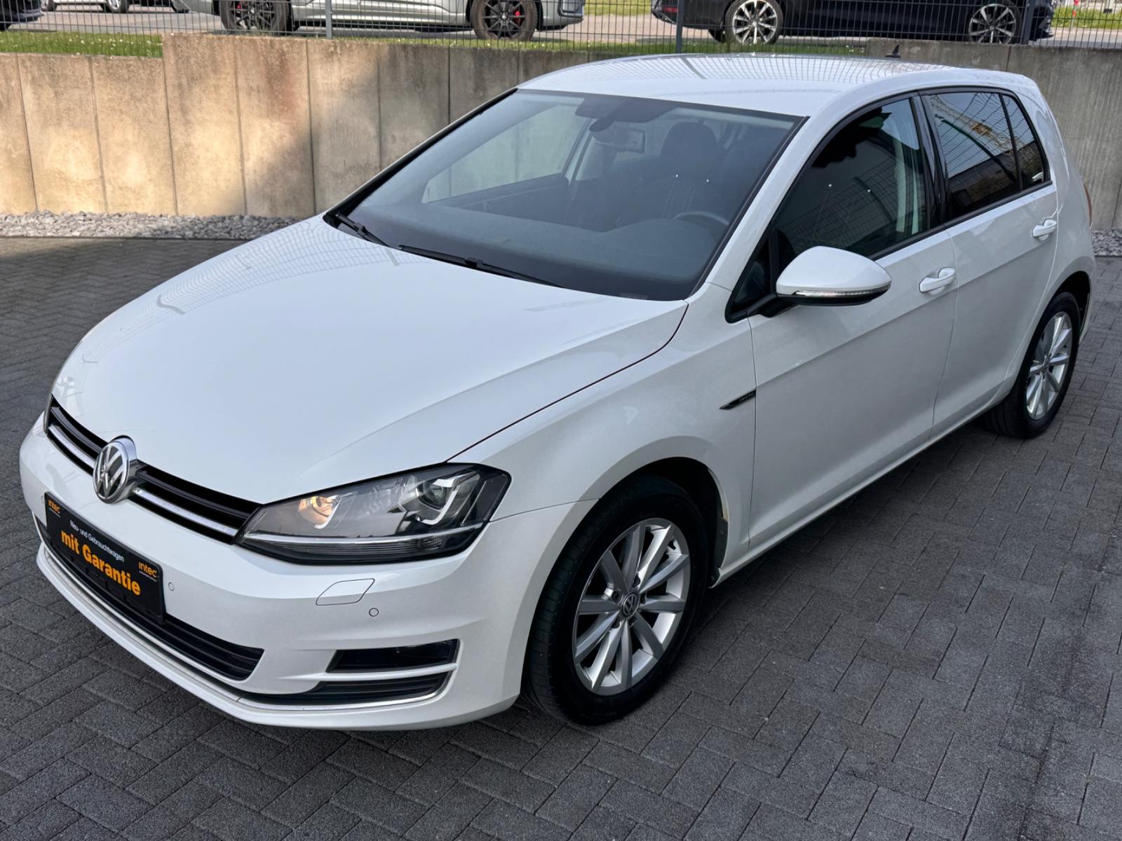 Volkswagen Golf VII Lim. Lounge BMT DSG XENON NAVI