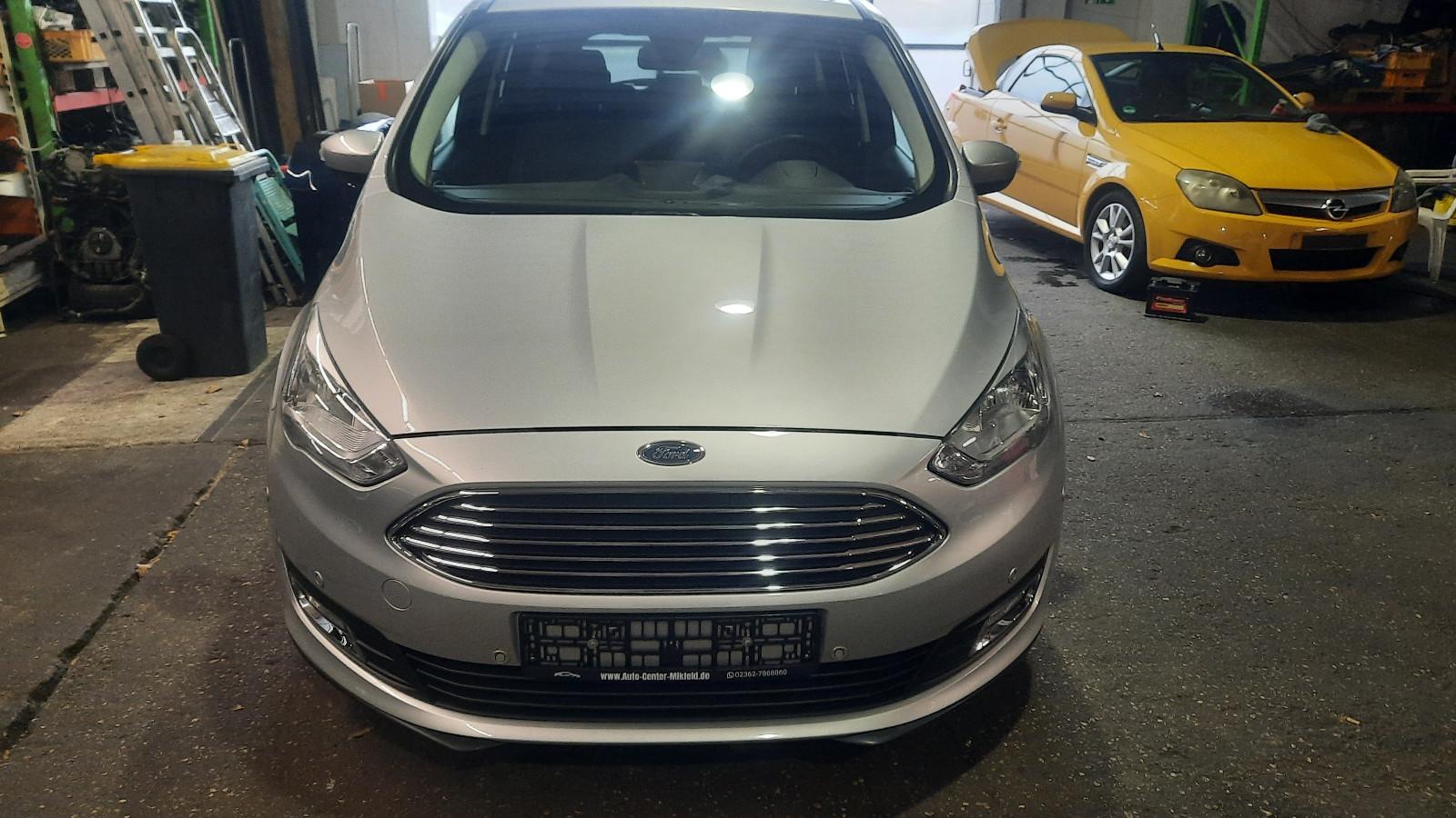 Ford C-Max Titanium*Sync*PDC*Kamera*Navi*Tempomat*SH*