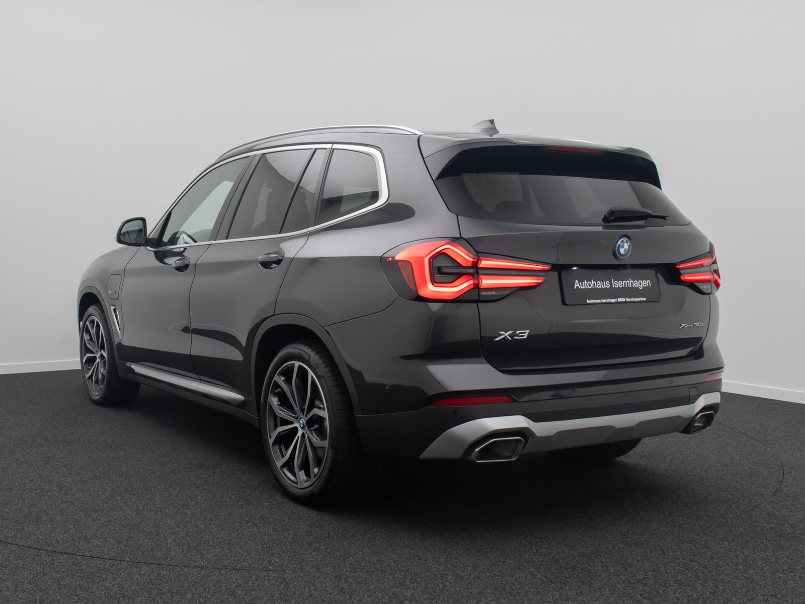 Fahrzeugabbildung BMW X3 xD30e Leder HUD DAB Kamera Laser Sport 20Zoll