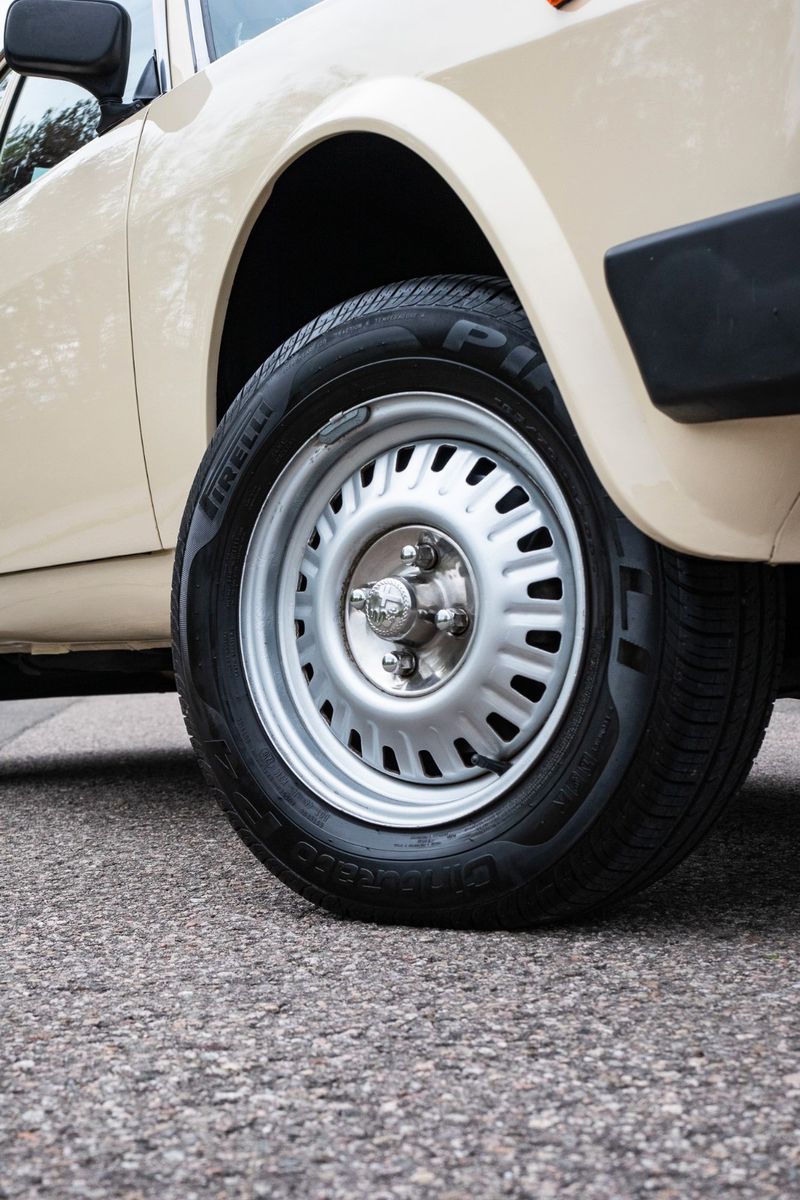 Fahrzeugabbildung Alfa Romeo Alfetta 2.0 Elfenbein*Zertifikat*Classic Gar*