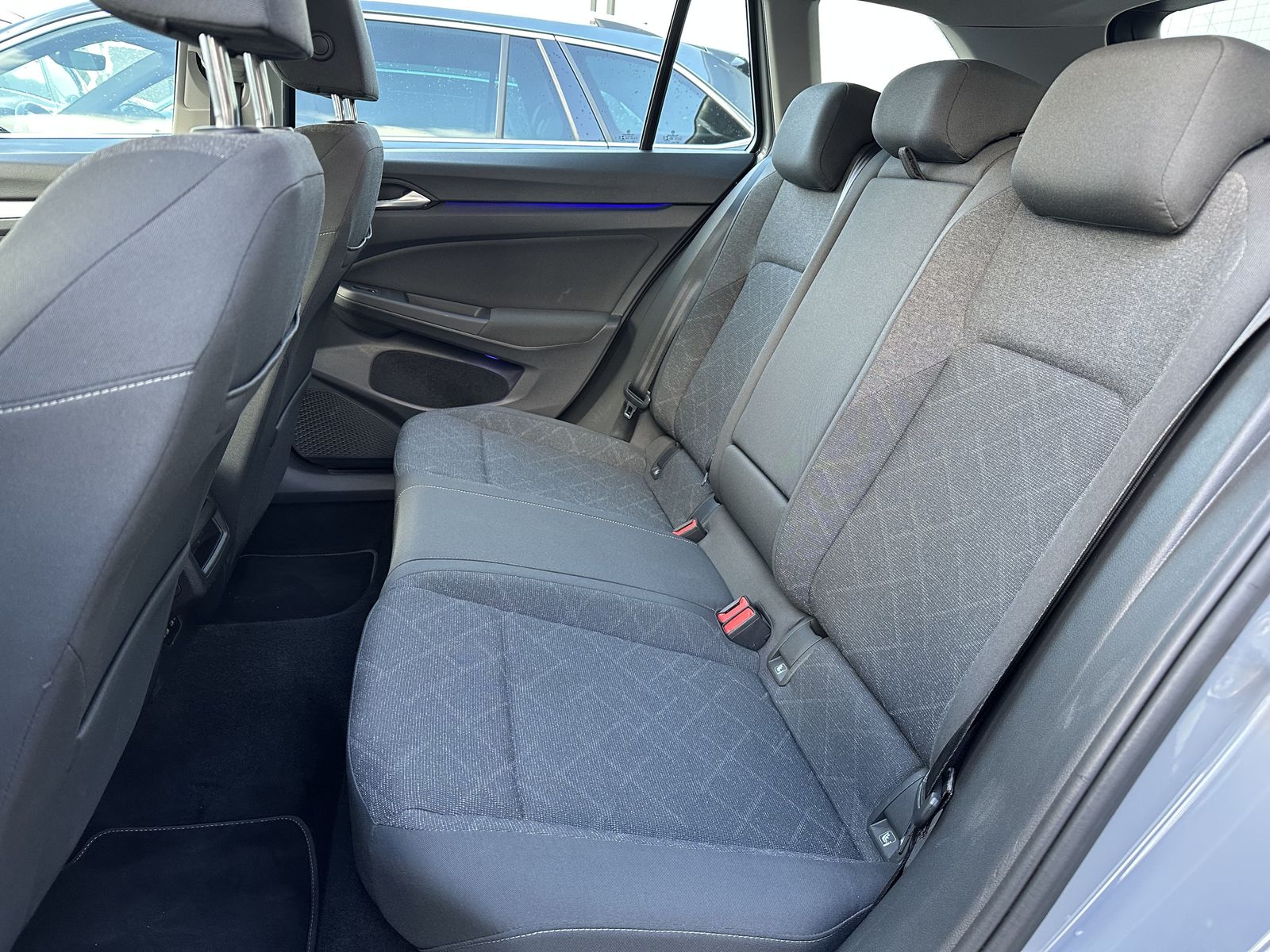 Fahrzeugabbildung Volkswagen Golf Variant 2.0 TDI DSG Life NAV+LED+KAMERA+ACC