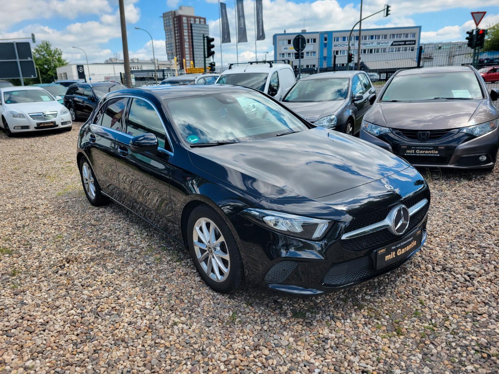 Mercedes-Benz A 220 4MATIC DCT LED NAVI Progressive + Business