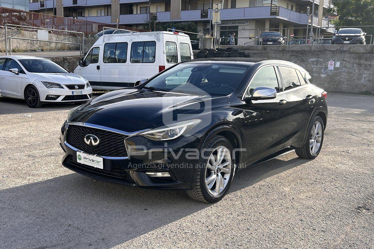 Infiniti Q30