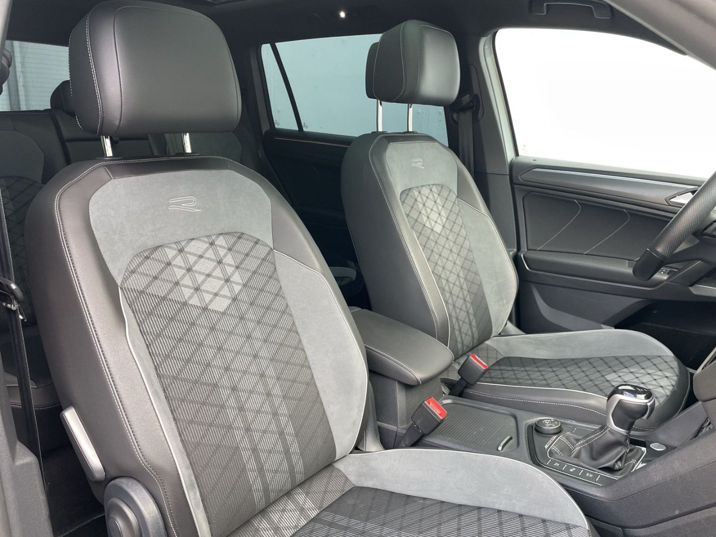 Tiguan Allspace 2.0 TDI R-Line 4Motion AHK/Pano 