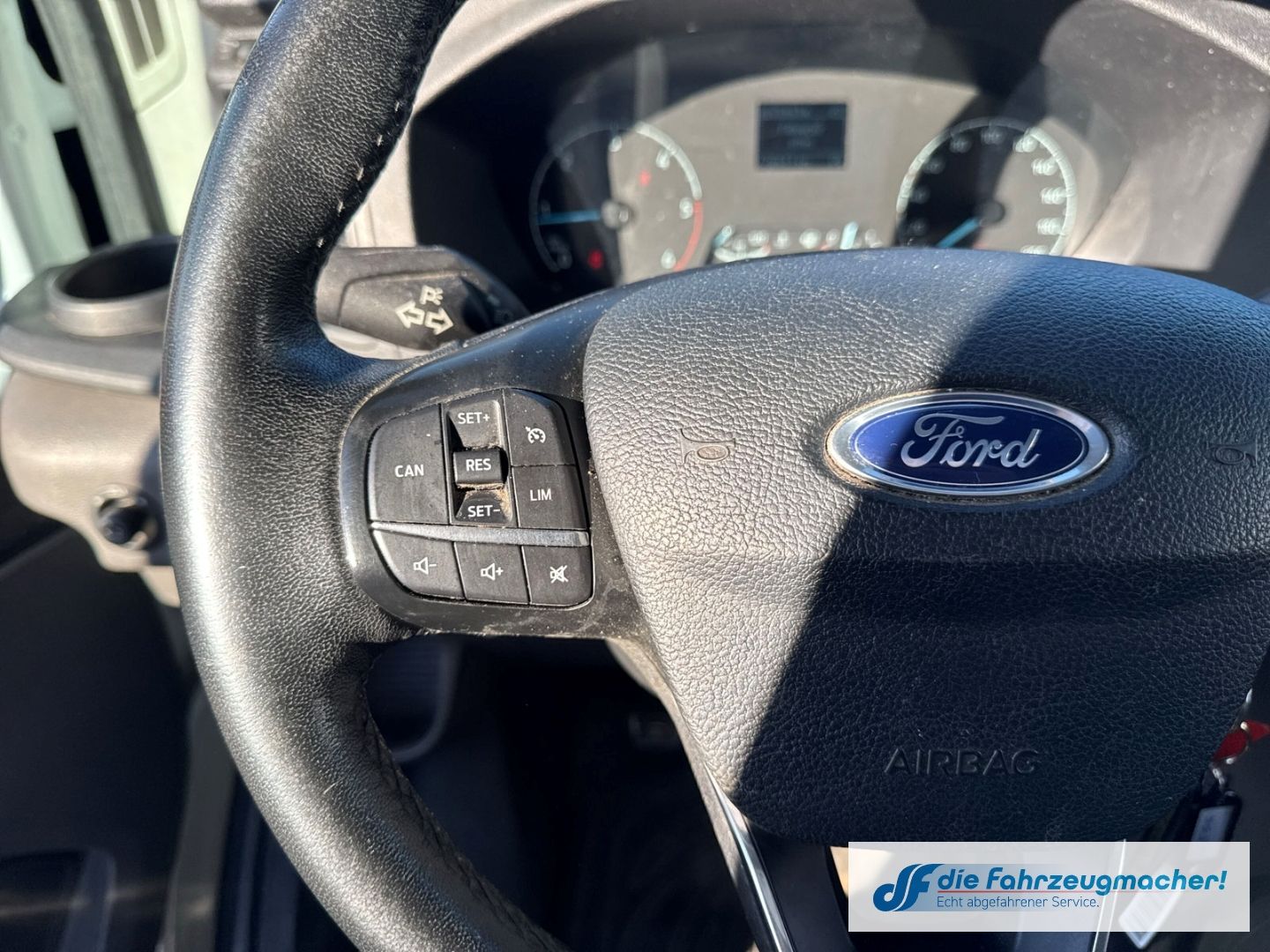 Fahrzeugabbildung Ford Transit Kasten 350 L3 Trend AHK DAB SHZ *EXPORT