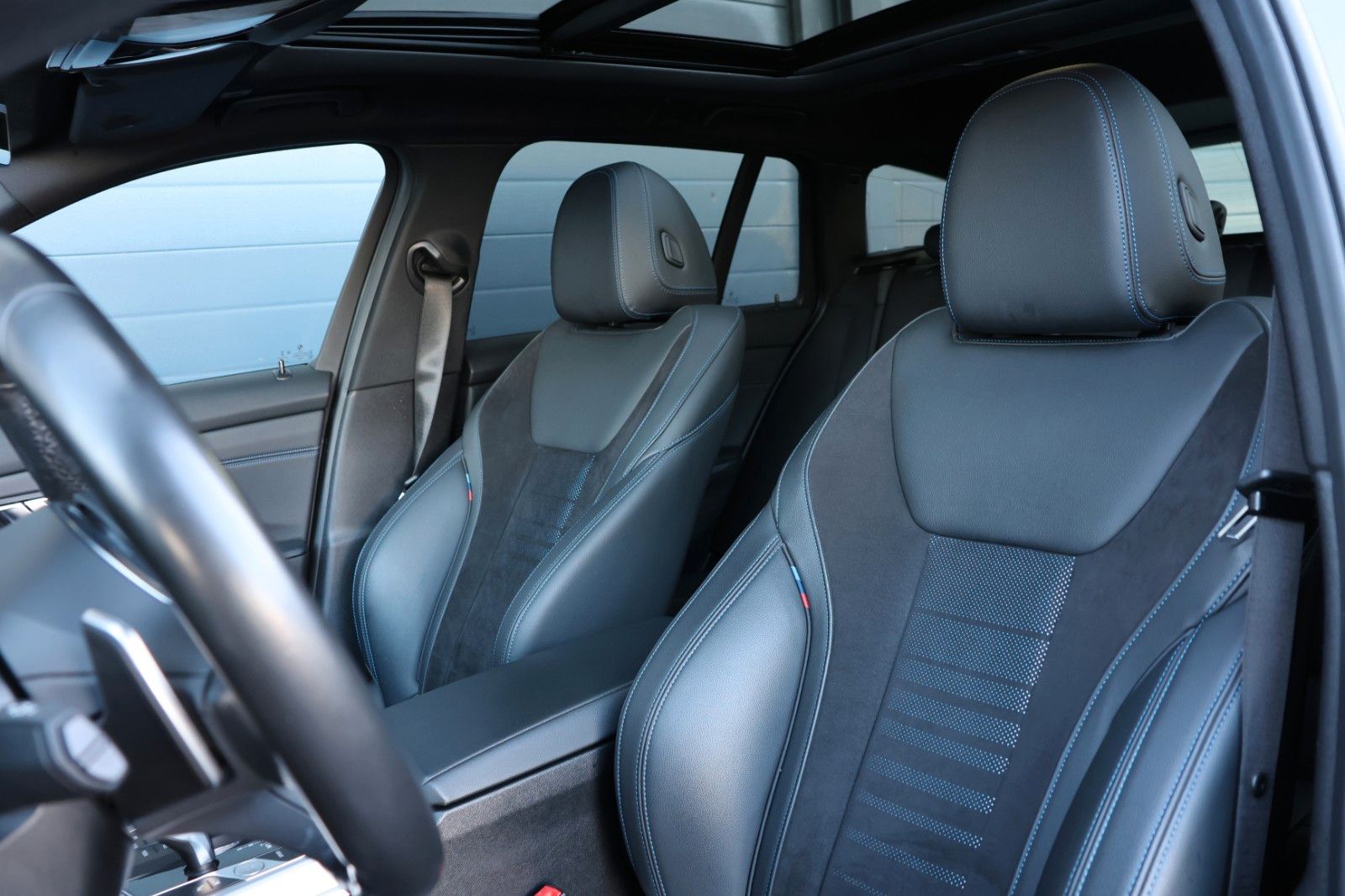BMW 330e Touring Hybrid M/ACC/Cockpit/KAMERA/SPUR/19 foto 17