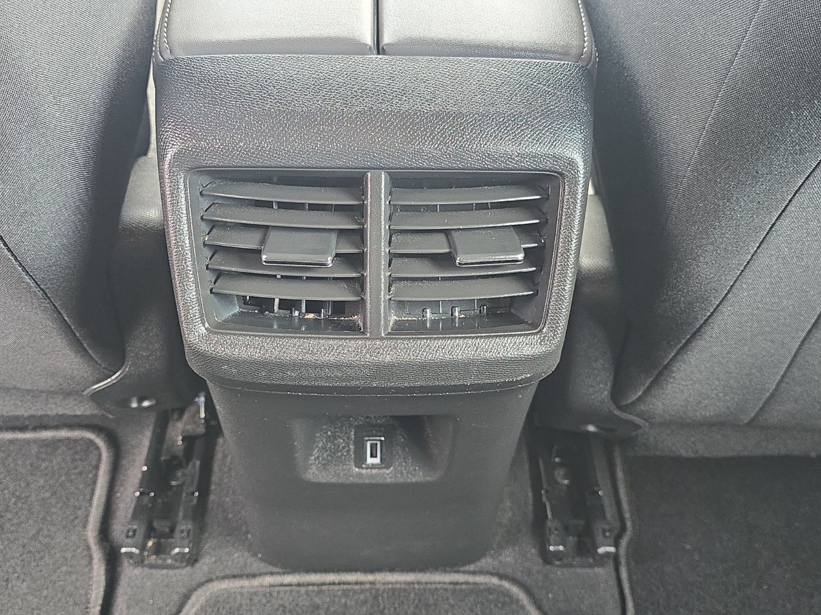 Fahrzeugabbildung Citroën C5 Aircross Live Klima Android Auto Apple CarPla