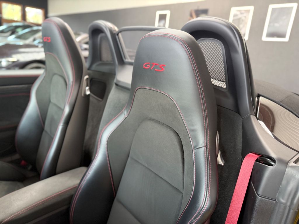 PORSCHE 718 Boxster/GTS 4.0/APPROV/GTS PAKET/BOSE/SP.CHR PORSCHE 718 Boxster/GTS 4.0/APPROV/GTS PAKET/BOSE/SP.CHR