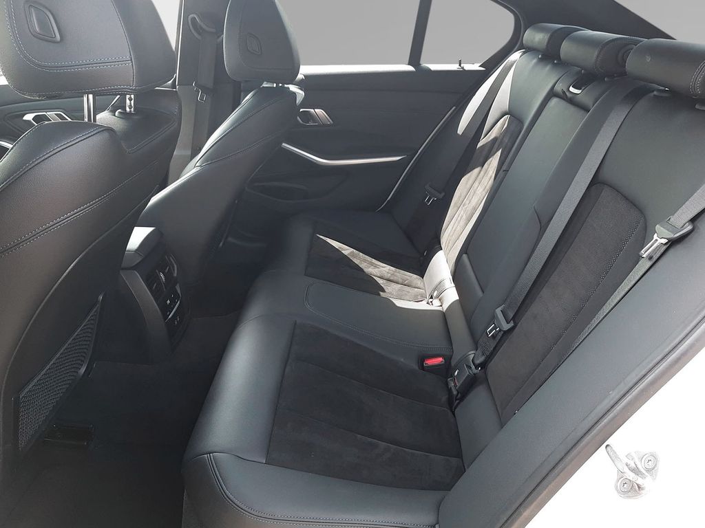 BMW 330 e M Sport Head-Up DAB AHK uvm.