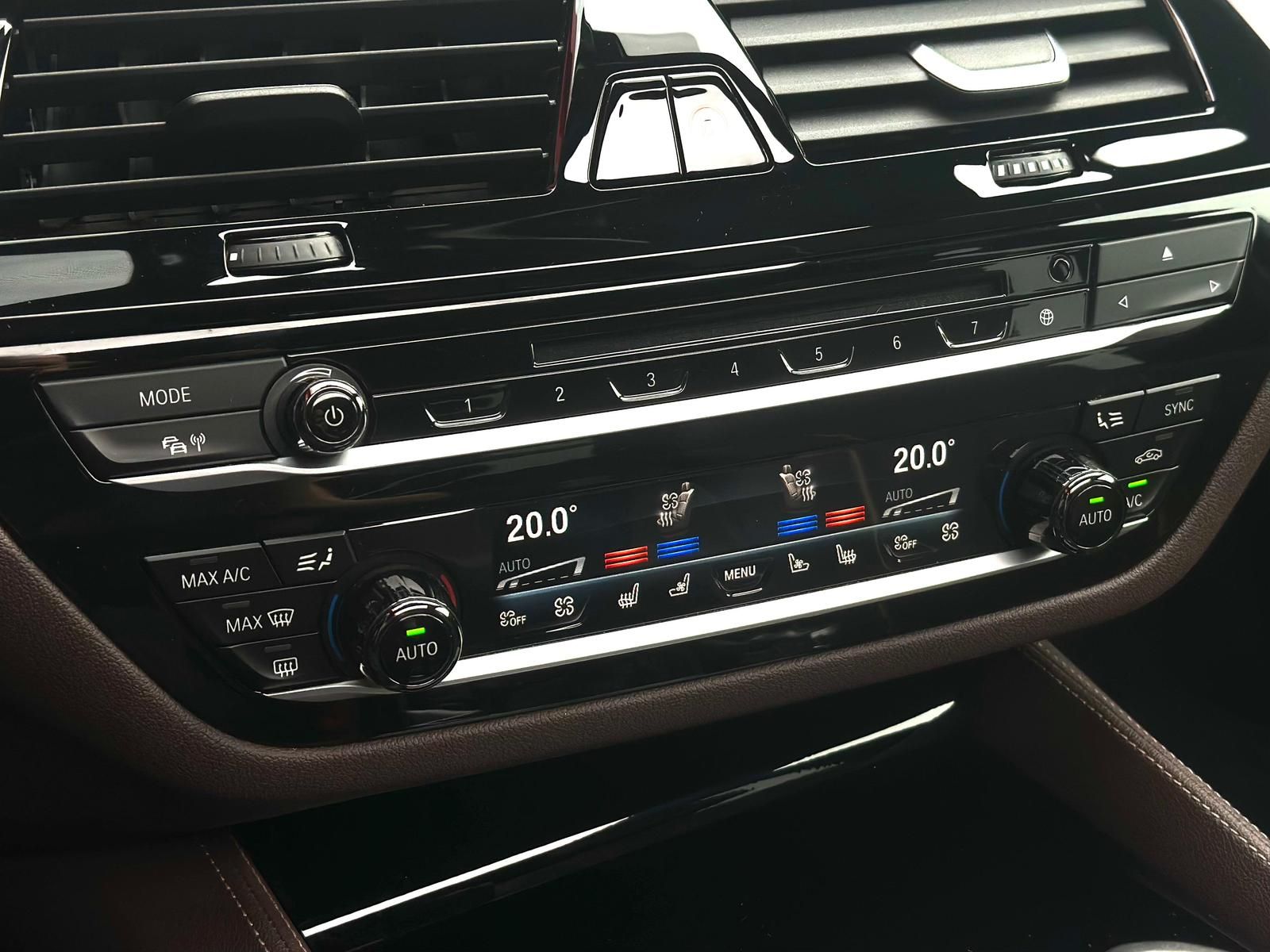 BMW 540i xDrive M SPORT SHADOWBLACK LED#AHK#ACC#PANO - Image 15