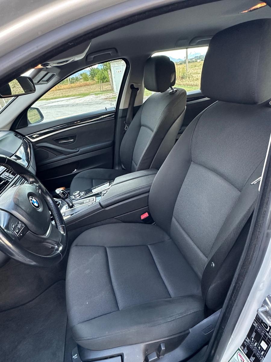 BMW 520 2011 — photo 12