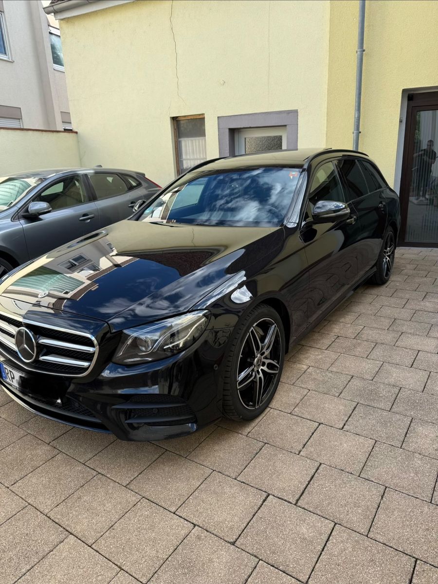 MERCEDES-BENZ E 350d T AMG Line Autom. AMG Line
