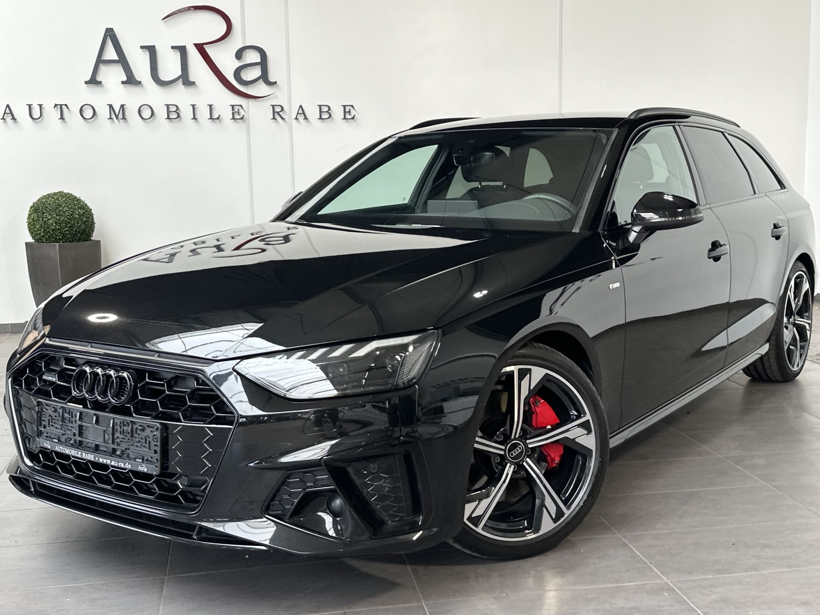 Fahrzeugabbildung Audi A4 Avant 45 TFSI Qu S-Line Black NAV+MATRIX+ACC