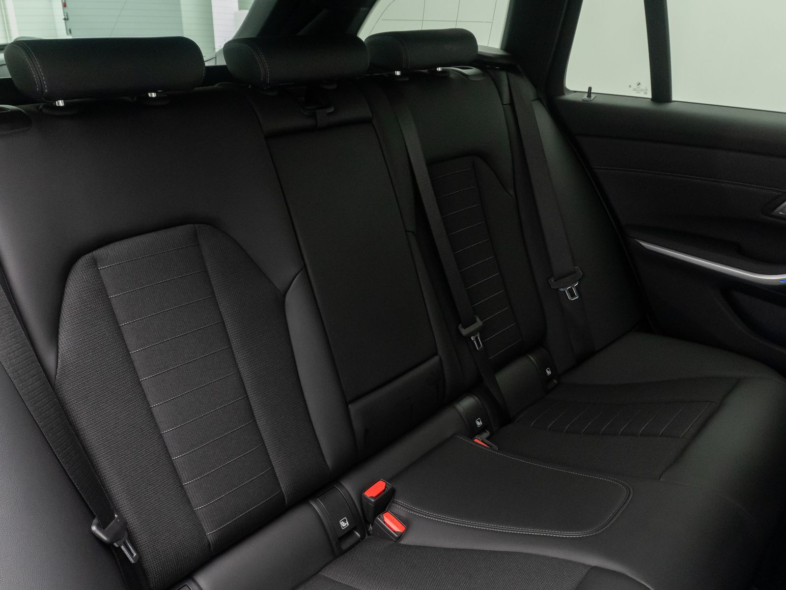 Fahrzeugabbildung BMW 320d Sport Line ACC DAB Komfort Laser HiFi Alarm