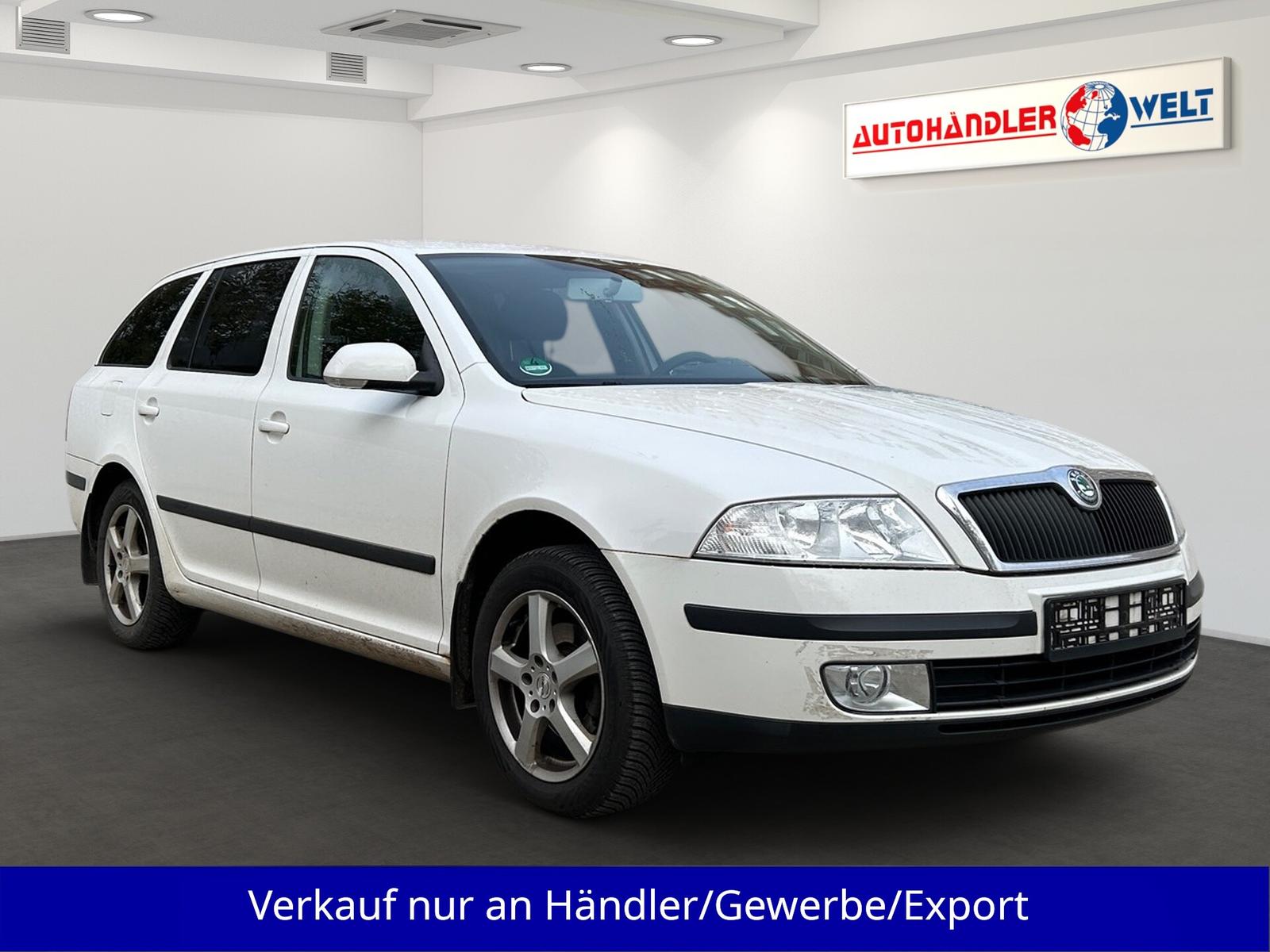 Skoda Octavia 2008 — салон